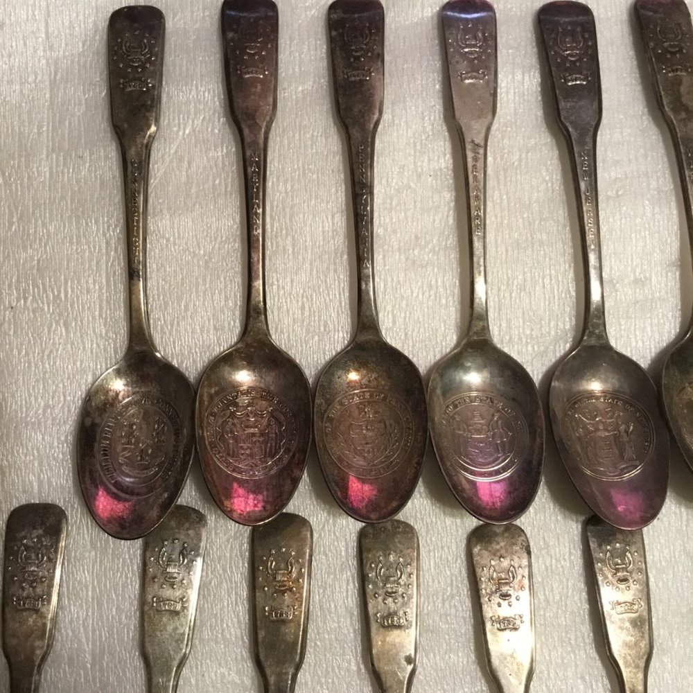 Lot of 13 International Silver Bicentennial US States Souvenir Spoons - Picture 2 of 16
